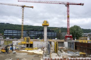 D'ici quelques années, un pôle de formation et de recherche verra le jour près de la gare de Bienne. KEYSTONE/PETER SCHNEIDER